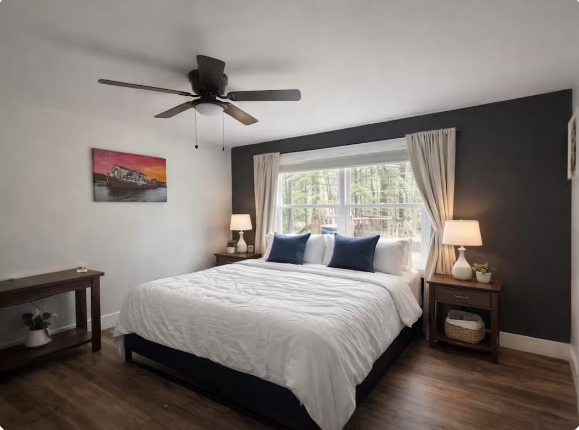 Bedroom 1 — King